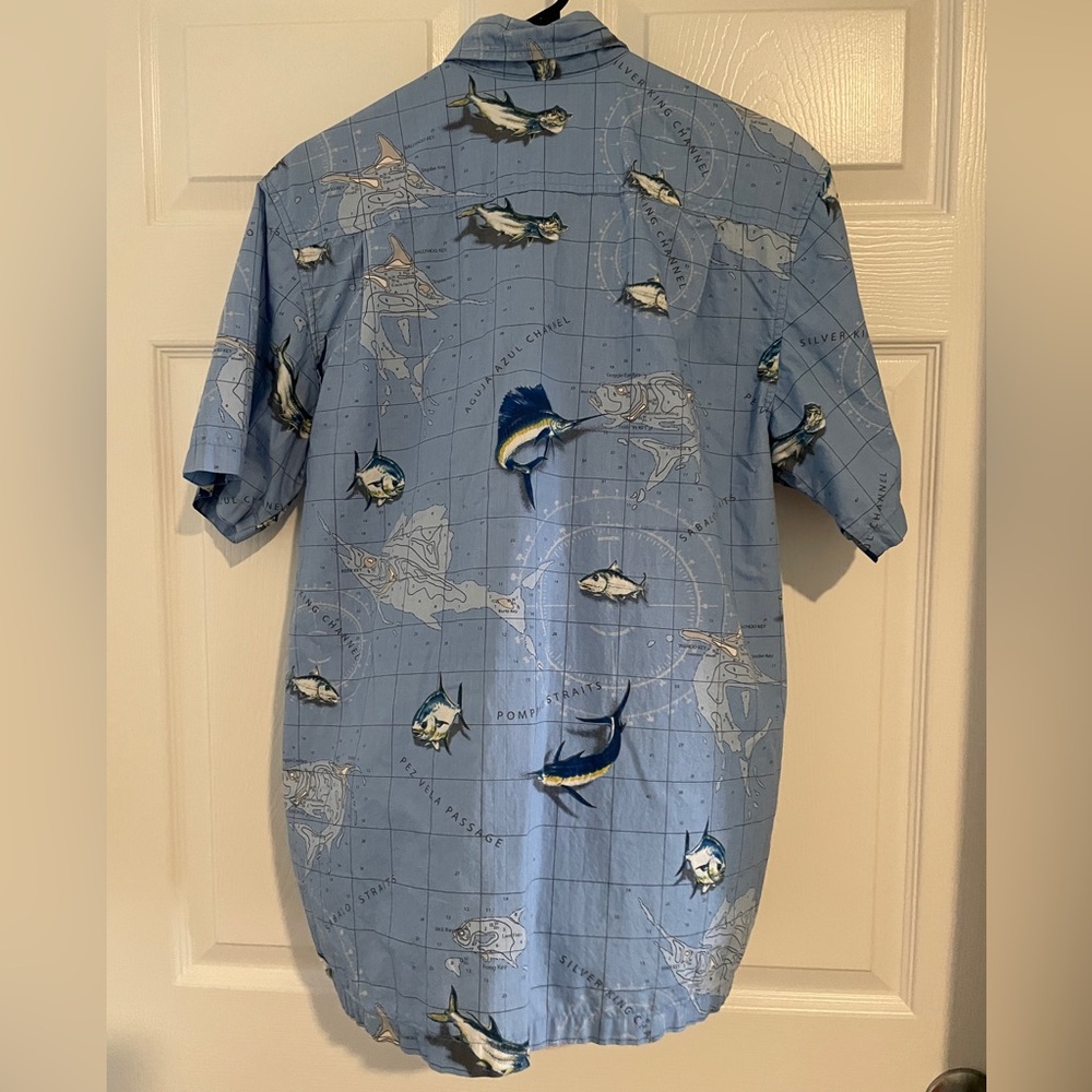 Columbia men’s fishing print button up size small